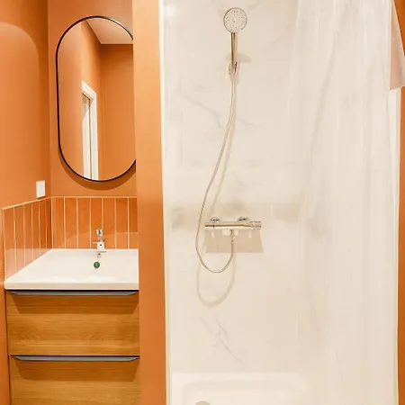 Charmants Et Lumineux