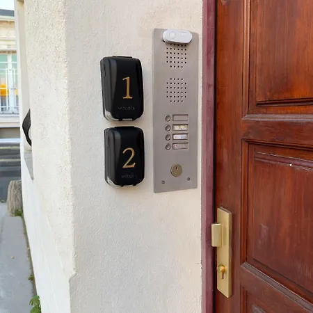 Charmants Et Lumineux