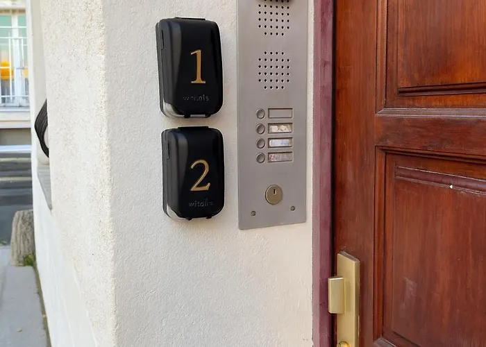 Charmants Et Lumineux